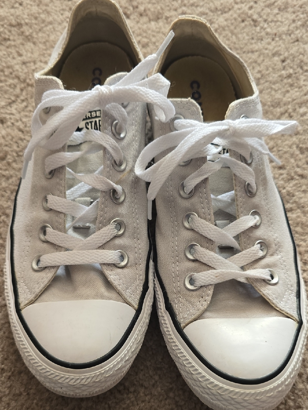 Converse Low Top Sneakers in Light Gray and White 9.5m 7.5w
